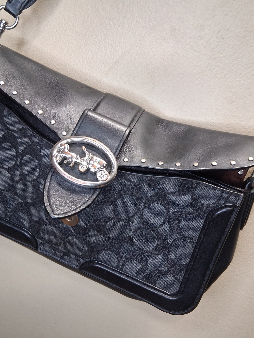 Authentic COACH Georgie Shoulder Bag in Signature Canvas - #5605 - Vintage Look - Picture 9 of 14